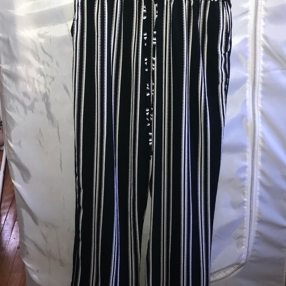 Striped jumpsuit - Picture 2 of 3